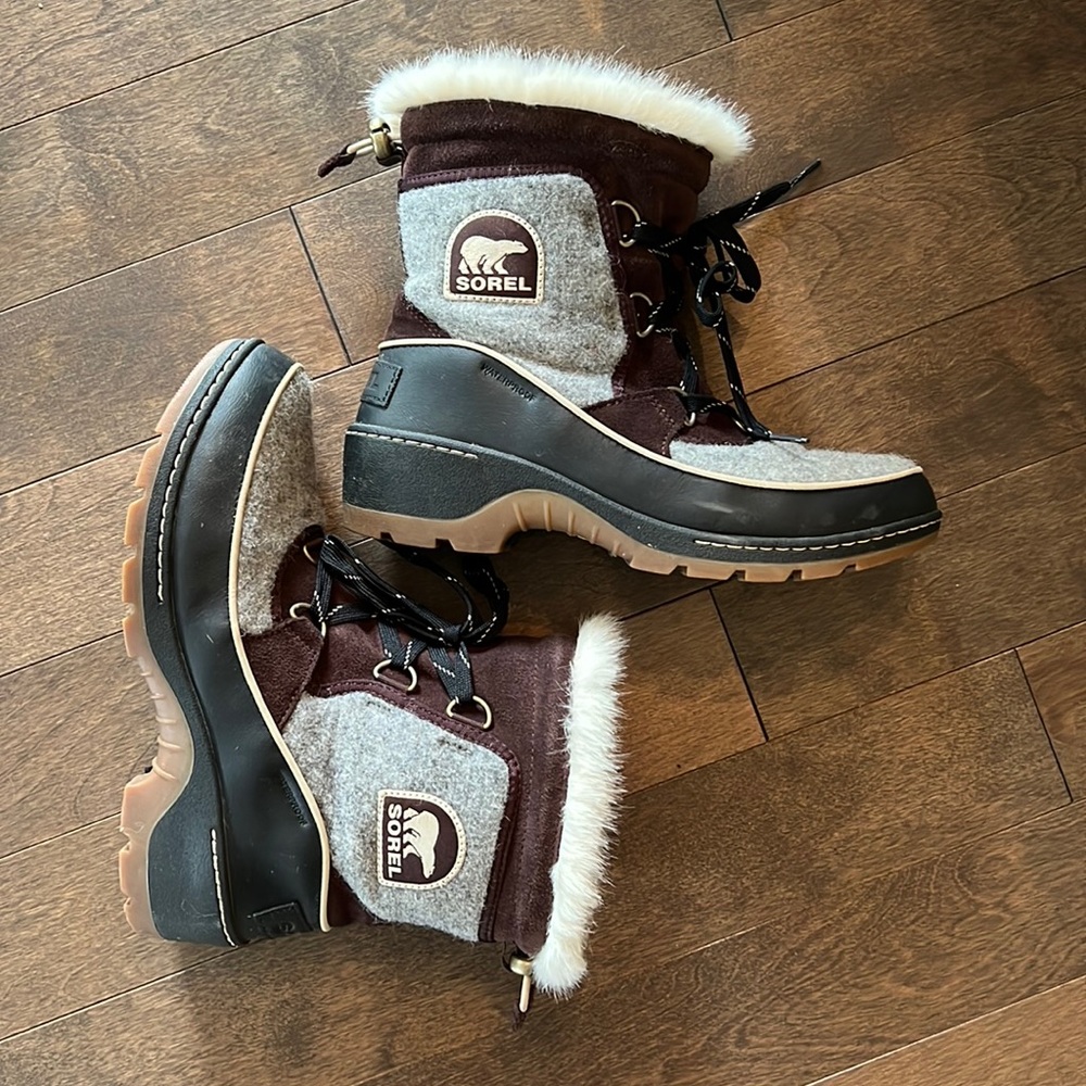 Sorel Tivoli III winter boots size 9